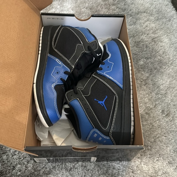 Jordan’s in Great Condition - Picture 9 of 9